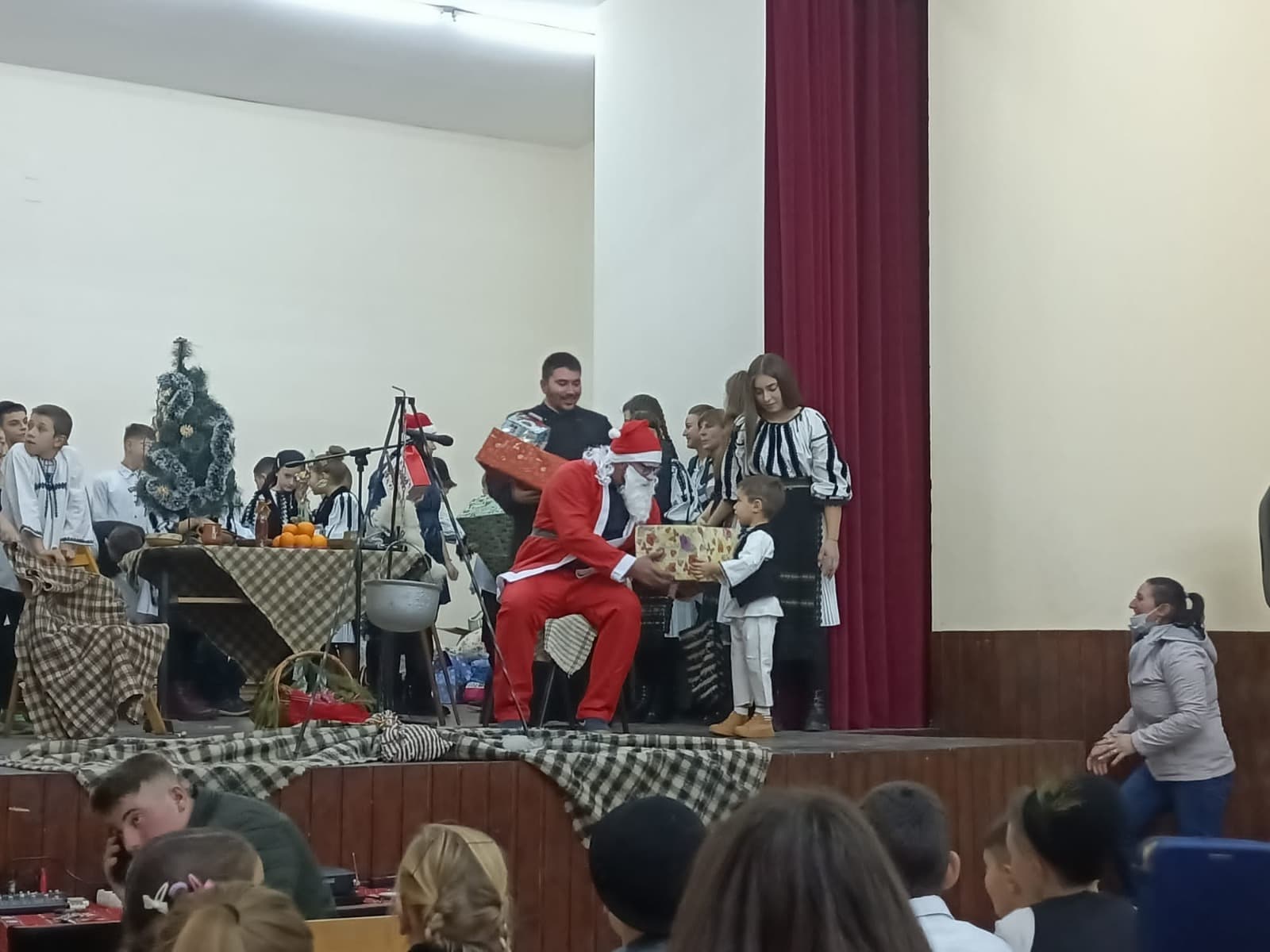 Baia de Fier - Acțiune Caritabilă 2021 - Photo 4